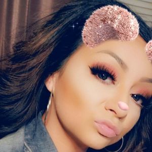 Meet your Posher, Monique